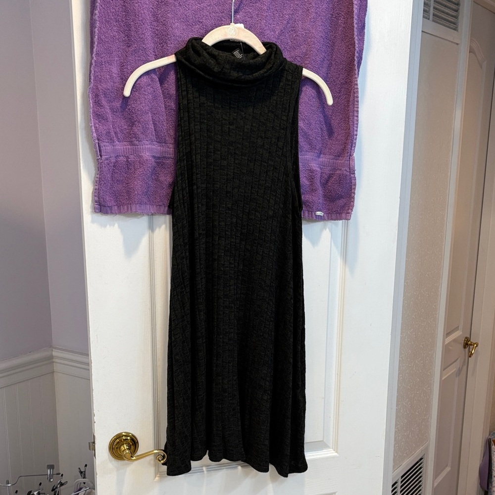 NWT Forever 21 Black Sleeveless Dress
